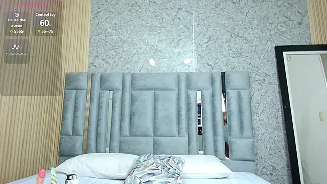 veronicaroose  online show from 10/22/25, 12:26