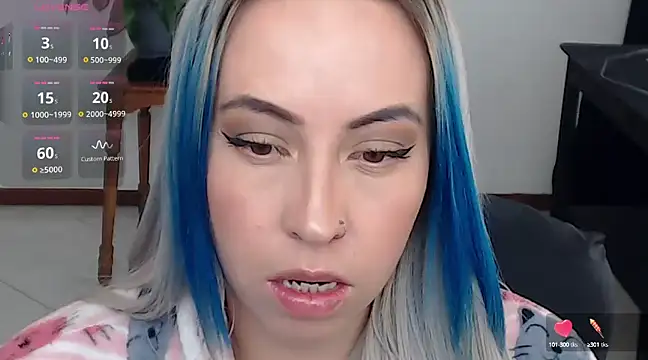 charlottezoe15 online show from 03/11/25, 06:41