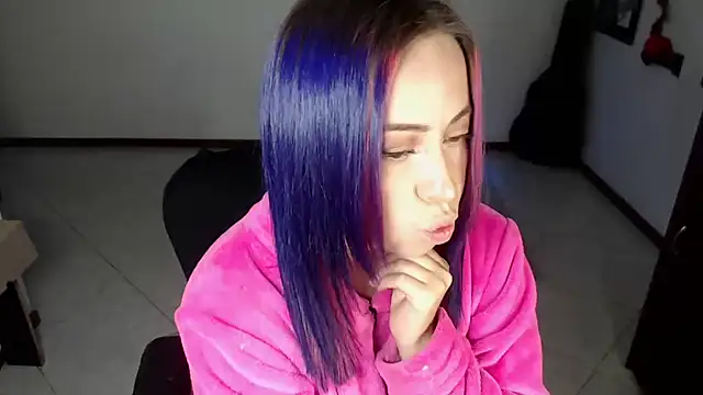 Snapshot of charlottezoe15 chatting on 02/17/26, 09:17 charlottezoe15 online show from 02/17/26, 09:17