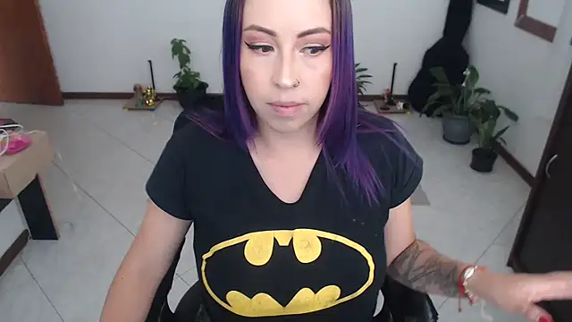 charlottezoe15 online show from 05/26/26, 07:23
