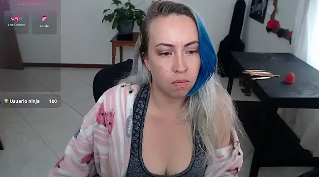 charlottezoe15 online show from 03/06/25, 07:10