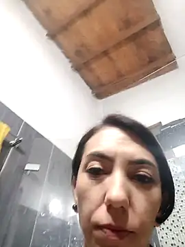 LunaZambrano online show from 04/10/26, 03:46