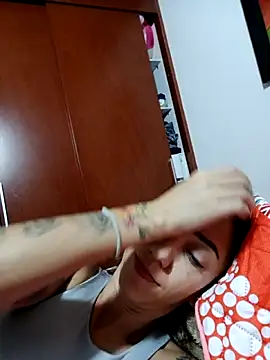 LunaZambrano online show from 11/30/25, 04:08