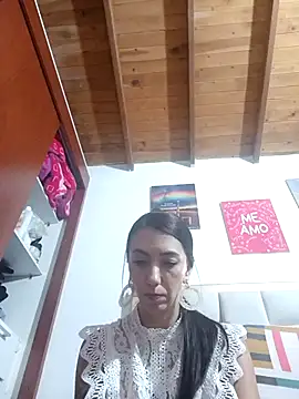 LunaZambrano online show from 04/05/26, 08:26