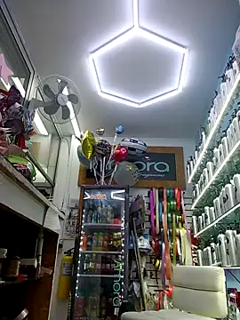 LunaZambrano online show from 11/13/25, 07:40