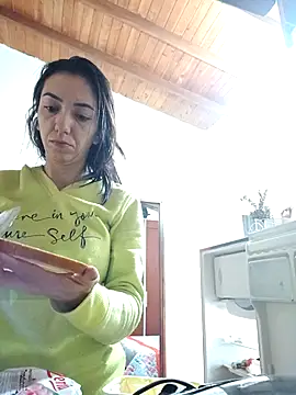 LunaZambrano online show from 12/03/25, 12:26