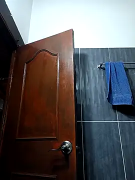 LunaZambrano online show from 11/04/25, 01:15