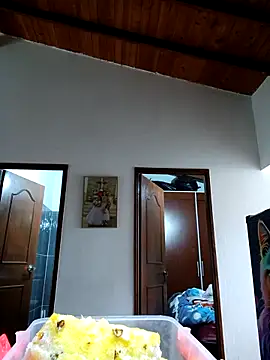 LunaZambrano online show from 10/30/25, 02:36