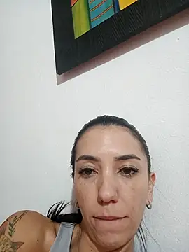 LunaZambrano online show from 11/11/25, 03:23