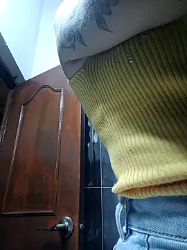 LunaZambrano online show from 04/15/26, 03:12