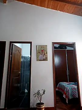 LunaZambrano online show from 05/01/26, 03:06