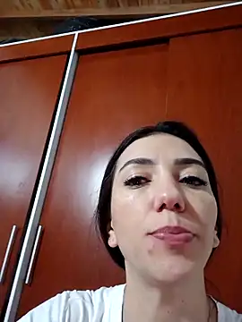 LunaZambrano online show from 10/10/25, 03:29
