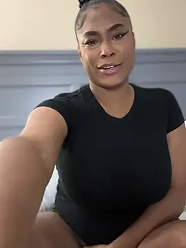 CandyLuxxxx online show from 07/17/26, 04:32