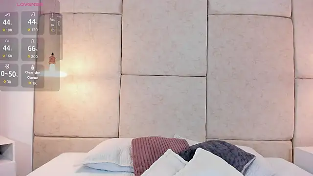 aisha vs online show from 02/11/26, 12:27