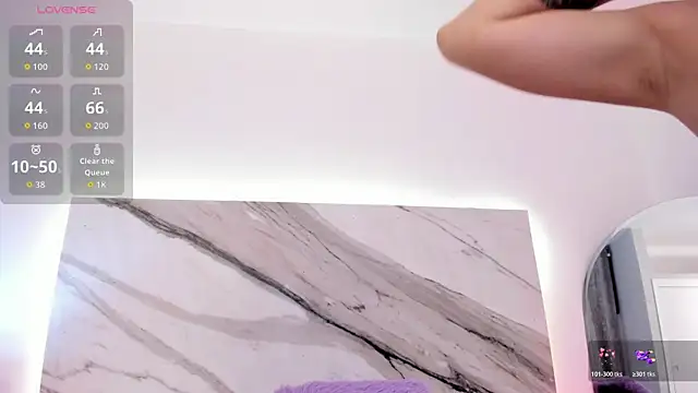 aisha vs online show from 03/24/26, 12:49