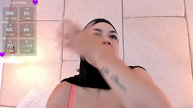 aisha vs online show from 03/20/25, 12:43