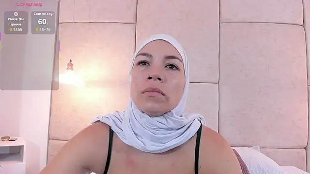 aisha vs online show from 11/29/25, 12:27