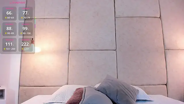 aisha vs online show from 11/11/25, 12:00