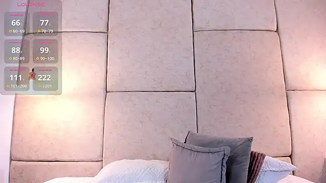 aisha vs online show from 10/27/25, 12:50