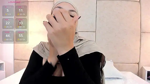 aisha vs online show from 03/12/26, 12:42