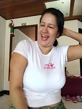 Snapshot of keilymadam chatting on 07/15/26, 01:29 keilymadam online show from 07/15/26, 01:29
