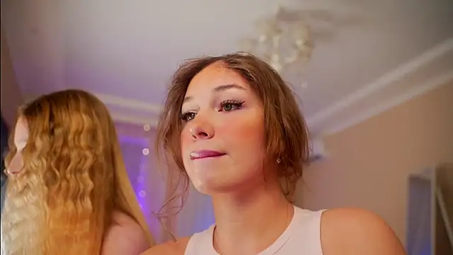 RosyEmily online show from 10/04/25, 07:26