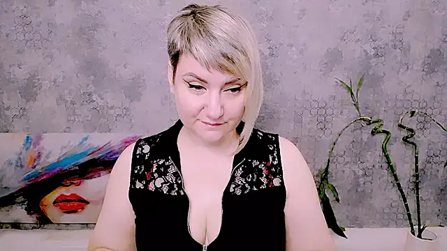 Snapshot of Djullia chatting on 06/11/26, 05:59 Djullia online show from 06/11/26, 05:59