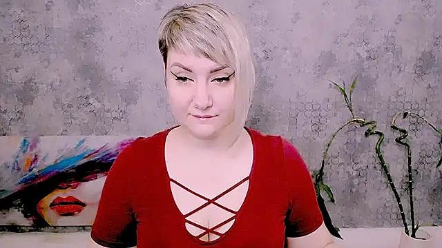 Snapshot of Djullia chatting on 06/05/26, 05:23 Djullia online show from 06/05/26, 05:23