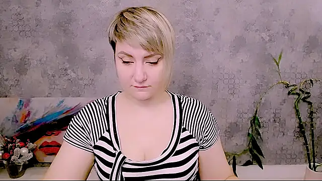 Djullia online show from 12/17/25, 06:29