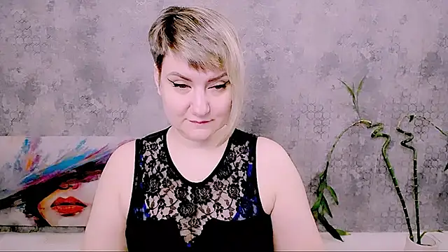 Djullia online show from 04/19/26, 05:08