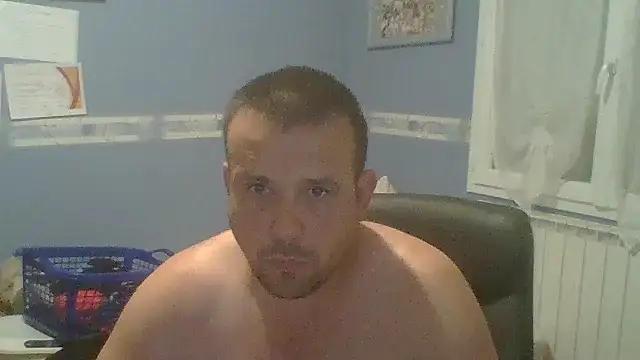 manubm03 online show from 09/17/25, 04:14