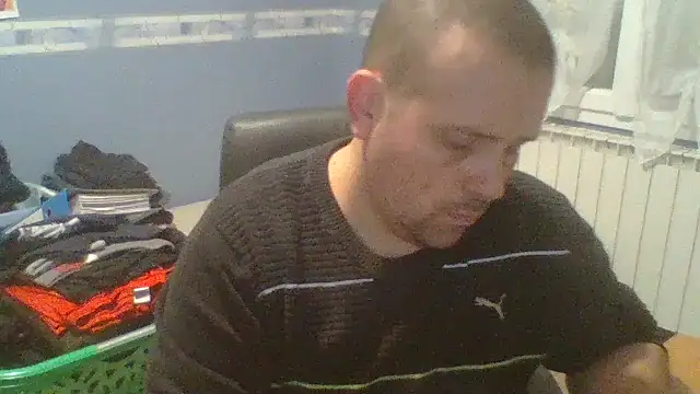 manubm03 online show from 12/02/25, 05:25