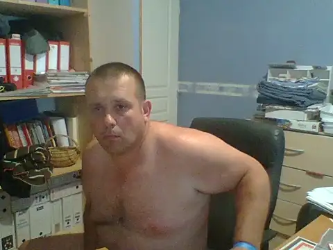 manubm03 online show from 06/14/26, 04:41
