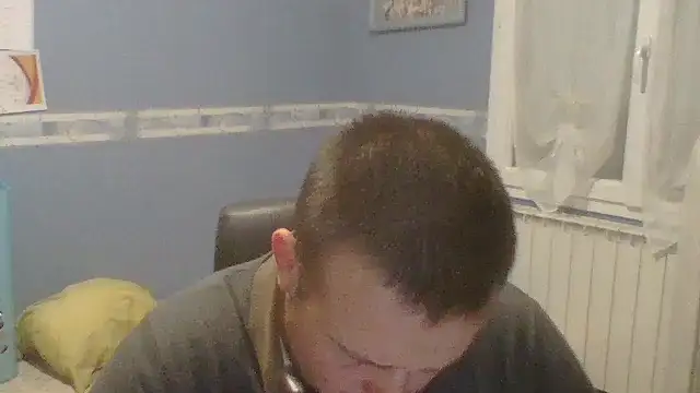 manubm03 online show from 11/21/25, 06:07