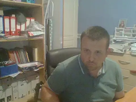manubm03 online show from 05/06/26, 04:55