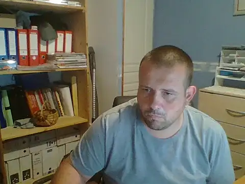 manubm03 online show from 07/24/26, 07:37