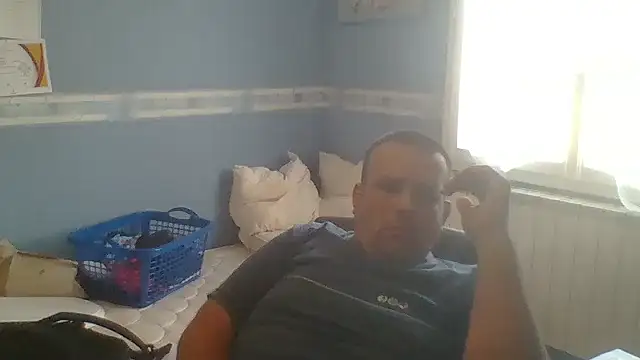 manubm03 online show from 09/12/25, 10:04