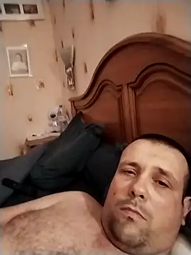 manubm03 online show from 12/16/25, 08:13