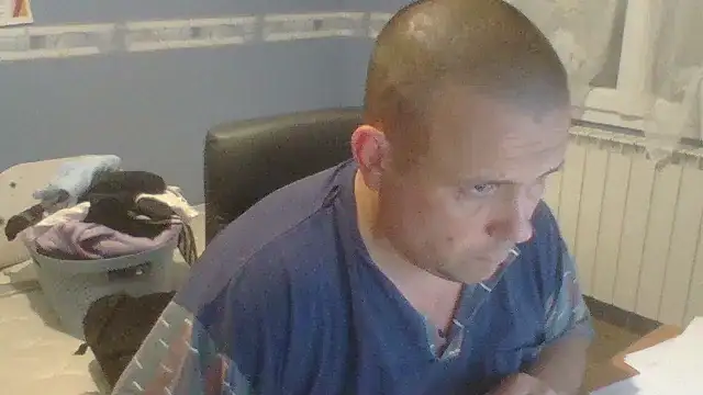 manubm03 online show from 10/10/25, 11:44