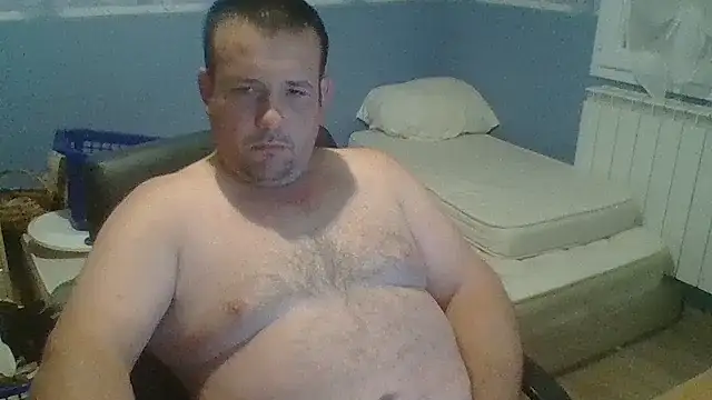 manubm03 online show from 09/29/25, 06:53