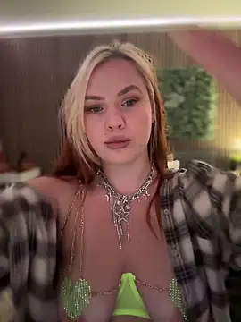 Snapshot of AnjaAmelia chatting on 10/28/25, 11:53 AnjaAmelia online show from 10/28/25, 11:53