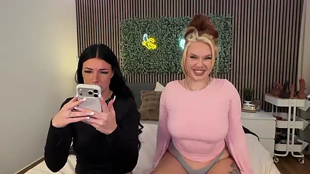 AnjaAmelia online show from 03/13/26, 08:25