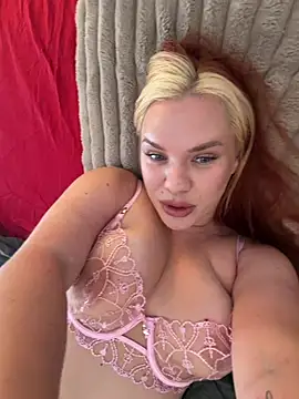 Snapshot of AnjaAmelia chatting on 07/17/26, 10:45 AnjaAmelia online show from 07/17/26, 10:45