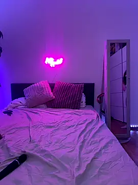 AnjaAmelia online show from 11/14/25, 07:39