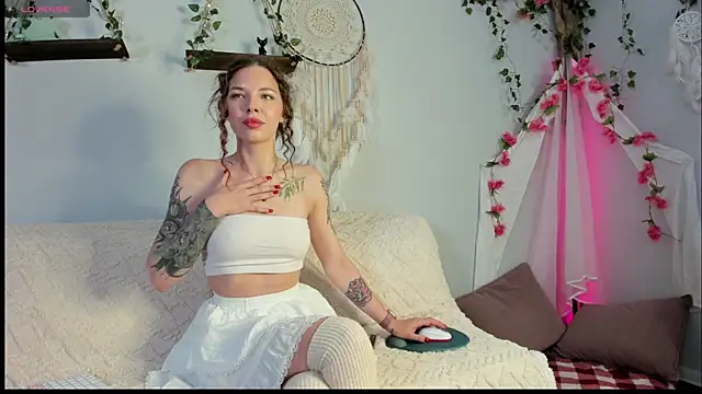 Kiralotus online show from 10/24/25, 06:45