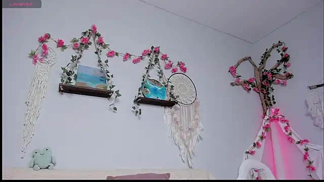 Kiralotus online show from 11/26/25, 05:29