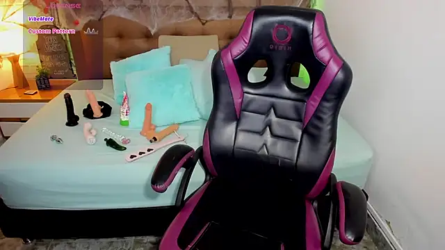 mila katts online show from 10/25/25, 06:56