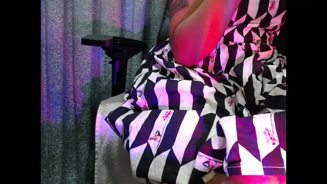 CuteRhea69 online show from 05/24/26, 12:49