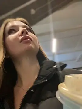 KrisMagnoly online show from 10/25/25, 04:51