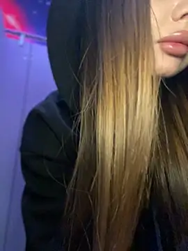 Snapshot of KrisMagnoly chatting on 02/17/26, 04:04 KrisMagnoly online show from 02/17/26, 04:04